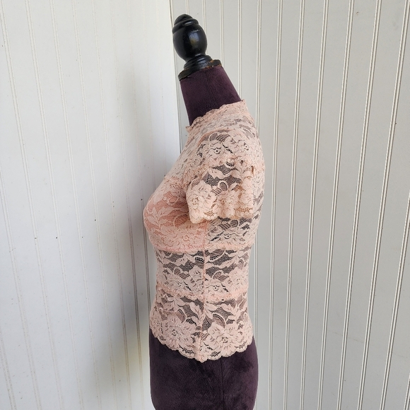 Guess Women's Blush Pink Lace Top Blouse Zip Back Short Sleeve Stretch XS - Picture 6 of 12